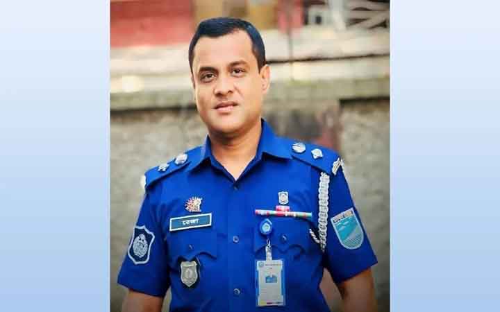 ‘আমার আর বোধ হয় চাকরি করা হলো না’—ফেসবুকে এসপির আবেগঘন পোস্ট